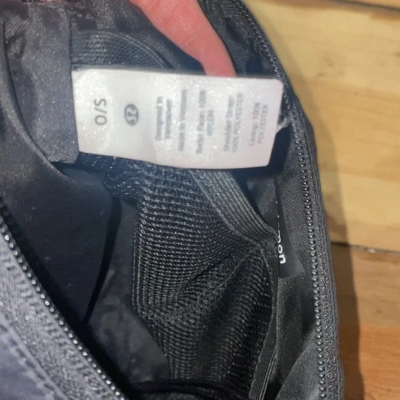 Lululemon bag, black, crossbody patch purse - Picture 6 of 7